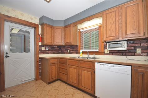 1742 Shaw Avenue Akron OH 44305