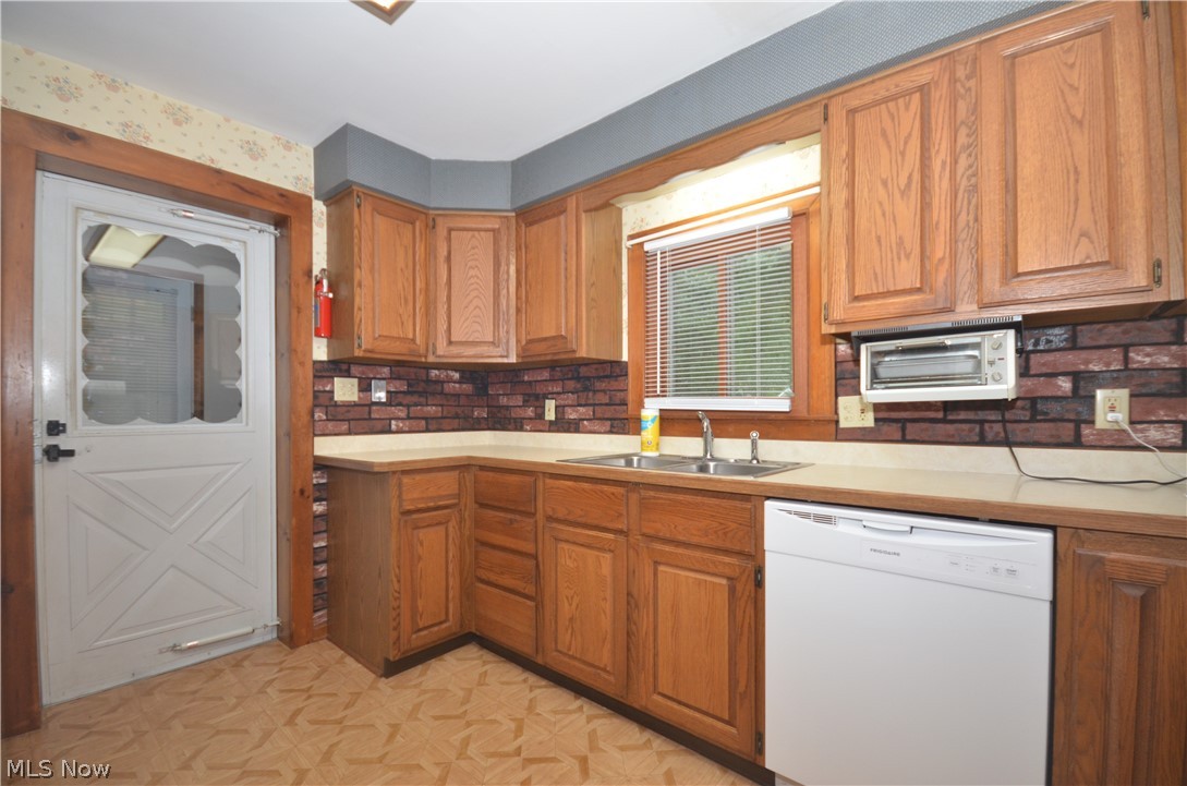 1742 Shaw Avenue Akron OH 44305