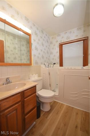 1742 Shaw Avenue Akron OH 44305