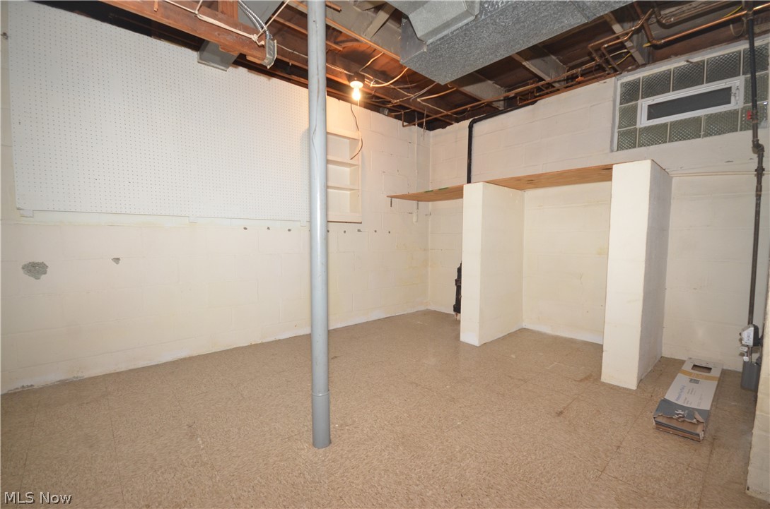 1742 Shaw Avenue Akron OH 44305