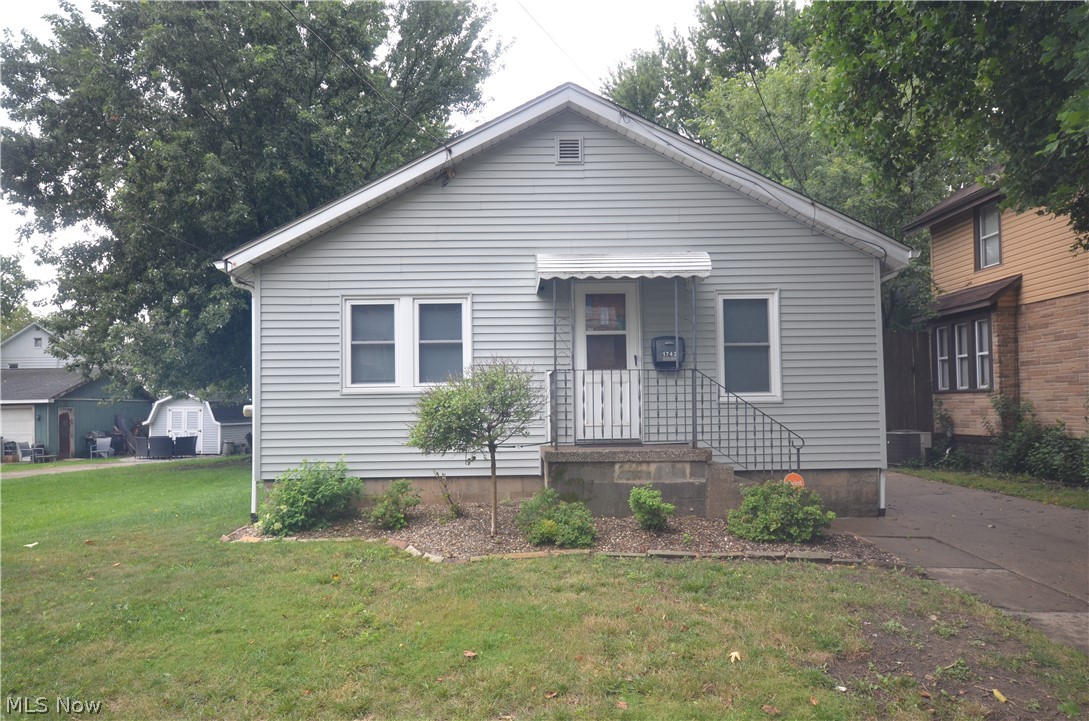1742 Shaw Avenue Akron OH 44305