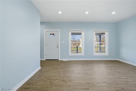 950 Park Avenue Amherst OH 44001