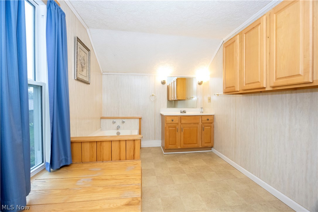 223 Monroe Street Loudonville OH 44842