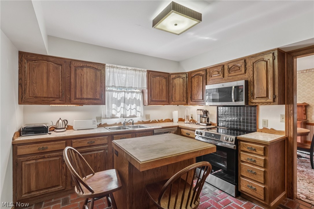 1870 Dallas Avenue Akron OH 44301