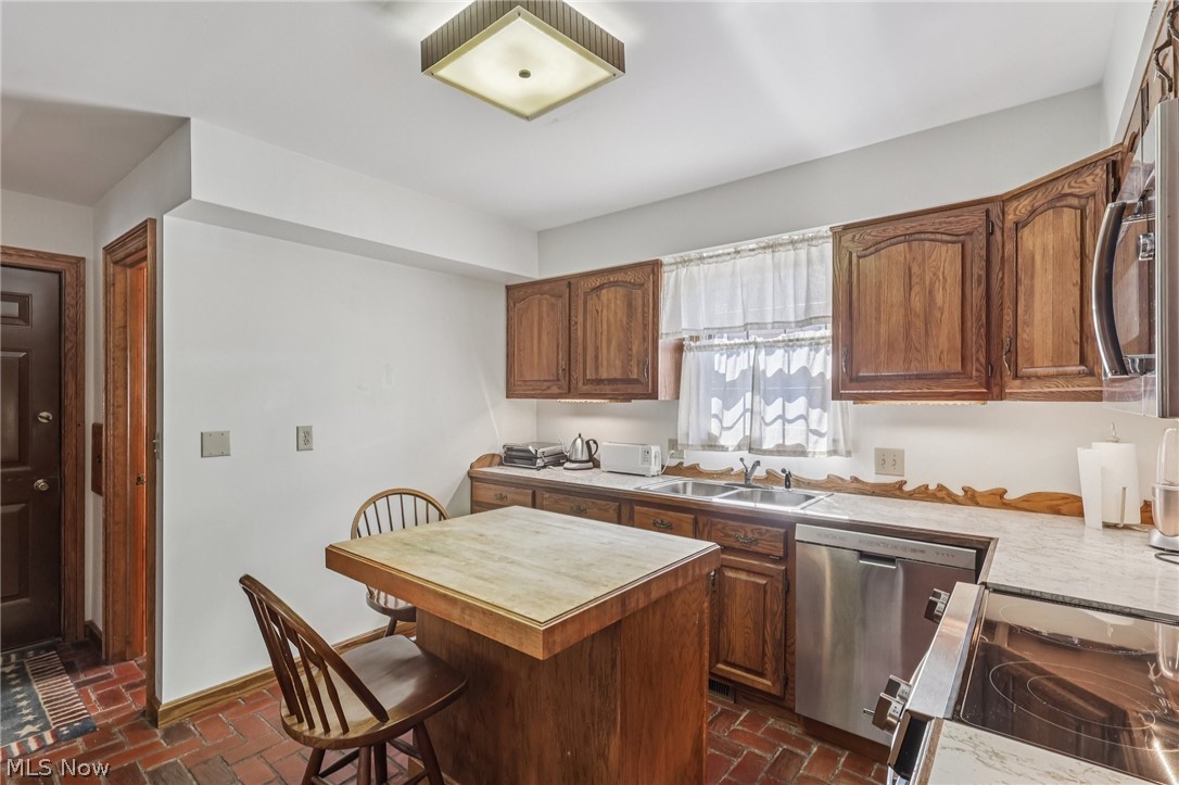 1870 Dallas Avenue Akron OH 44301
