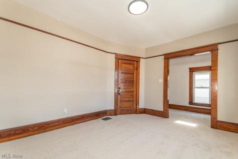 1697 W 69th Street Cleveland OH 44102