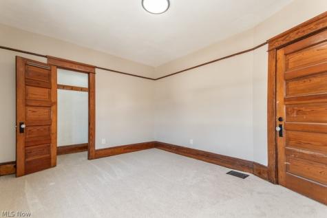 1697 W 69th Street Cleveland OH 44102