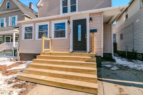 1697 W 69th Street Cleveland OH 44102
