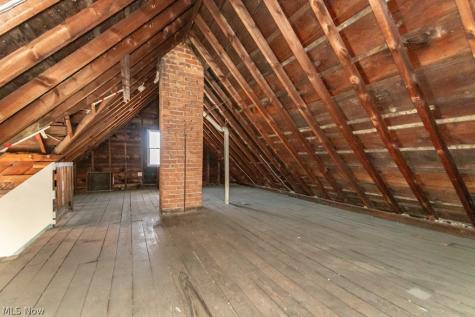 1697 W 69th Street Cleveland OH 44102