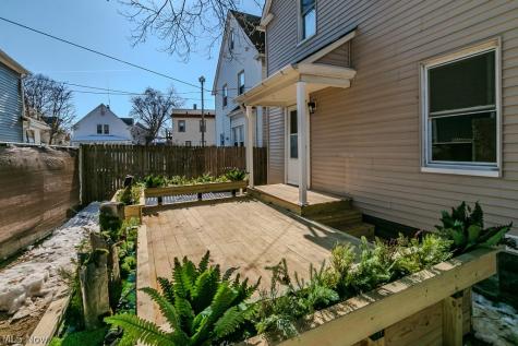 1697 W 69th Street Cleveland OH 44102