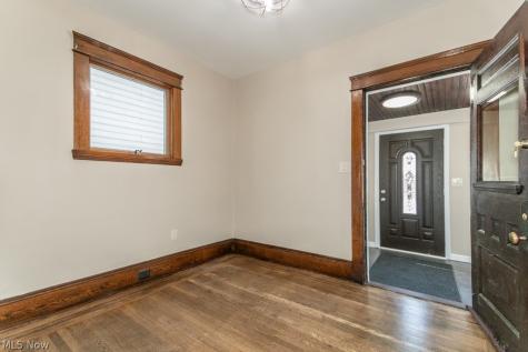 1697 W 69th Street Cleveland OH 44102