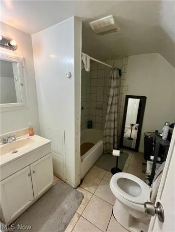 465 E 142nd Street Cleveland OH 44110