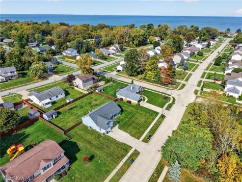 510 Elm Street Sheffield Lake OH 44054