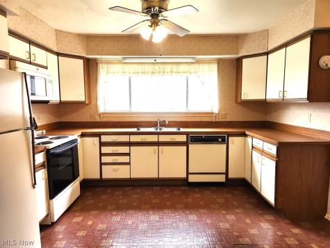 270 Michigan Avenue Elyria OH 44035