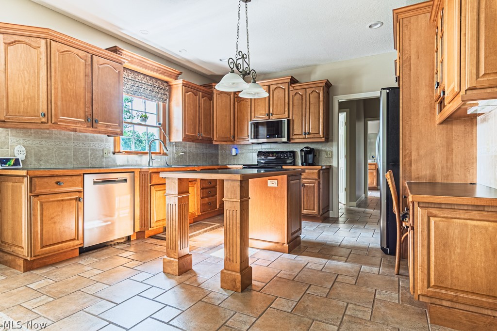 5808 Shallow Creek Avenue Louisville OH 44641