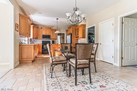 5808 Shallow Creek Avenue Louisville OH 44641