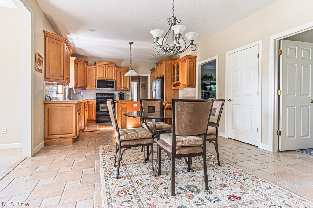 5808 Shallow Creek Avenue Louisville OH 44641