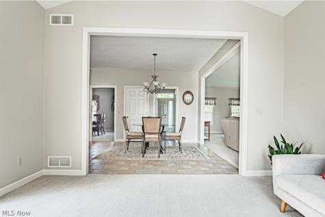 5808 Shallow Creek Avenue Louisville OH 44641