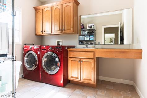 5808 Shallow Creek Avenue Louisville OH 44641