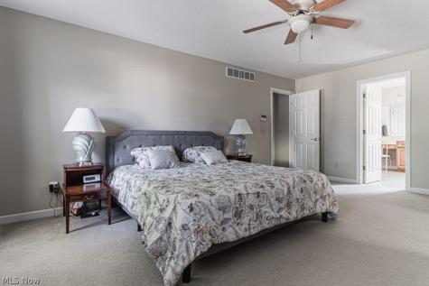 5808 Shallow Creek Avenue Louisville OH 44641