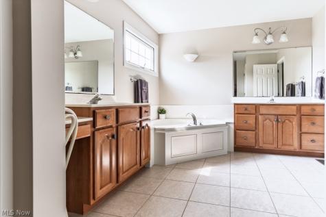 5808 Shallow Creek Avenue Louisville OH 44641