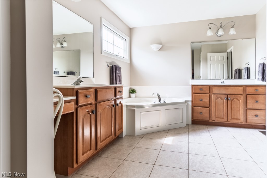 5808 Shallow Creek Avenue Louisville OH 44641