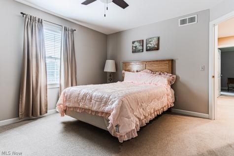 5808 Shallow Creek Avenue Louisville OH 44641