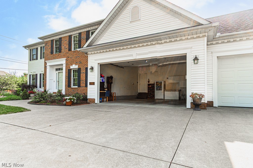 5808 Shallow Creek Avenue Louisville OH 44641