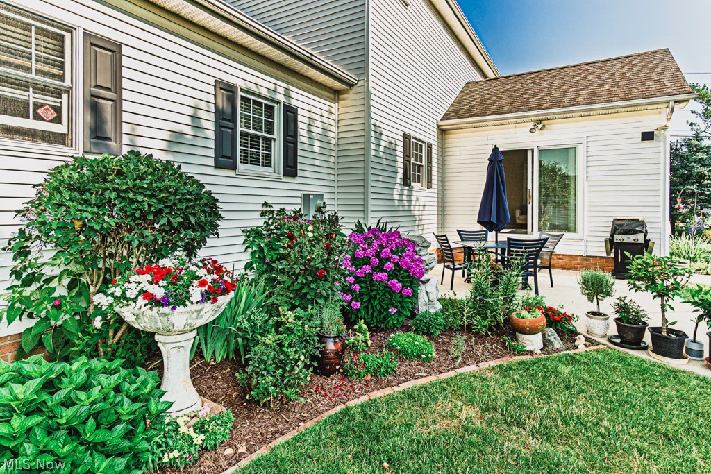 5808 Shallow Creek Avenue Louisville OH 44641