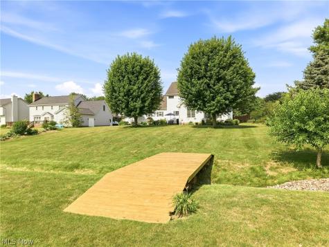 5808 Shallow Creek Avenue Louisville OH 44641