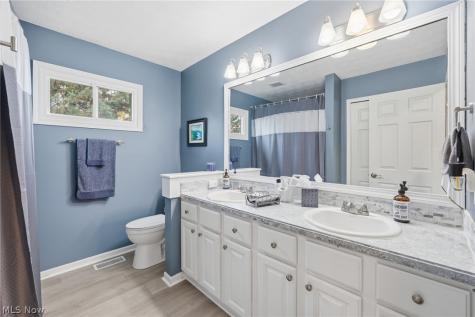 1576 Kings Arms Circle NW Uniontown OH 44685