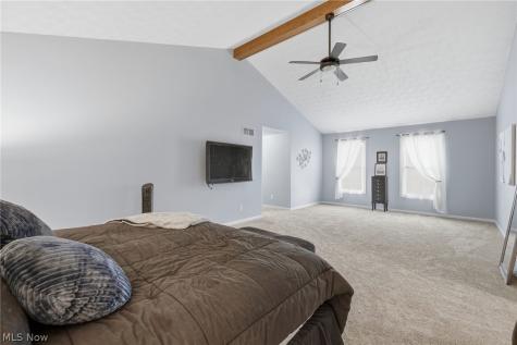 1576 Kings Arms Circle NW Uniontown OH 44685