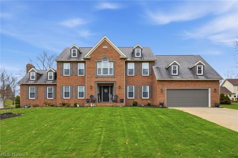 1576 Kings Arms Circle NW Uniontown OH 44685