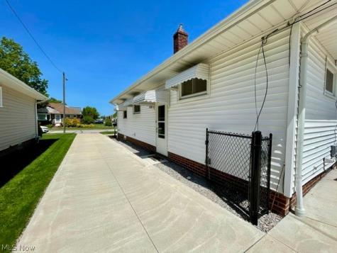 28634 Forest Road Willowick OH 44095