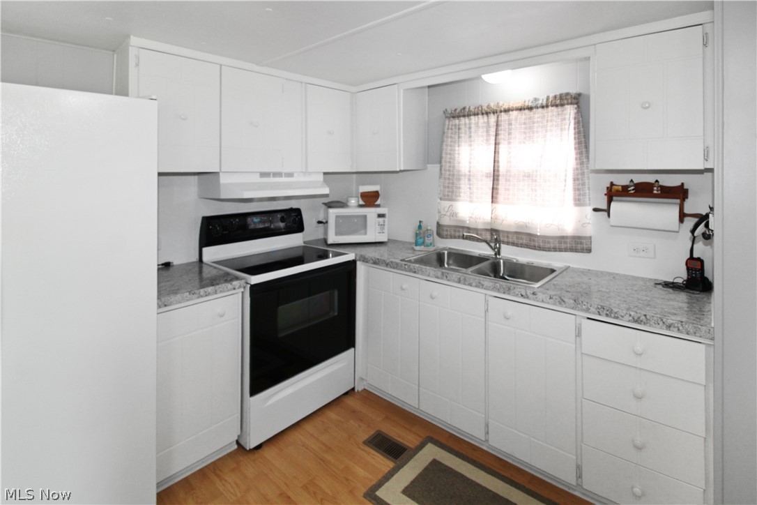 2825 W Risingsun Road Port Clinton OH 43452