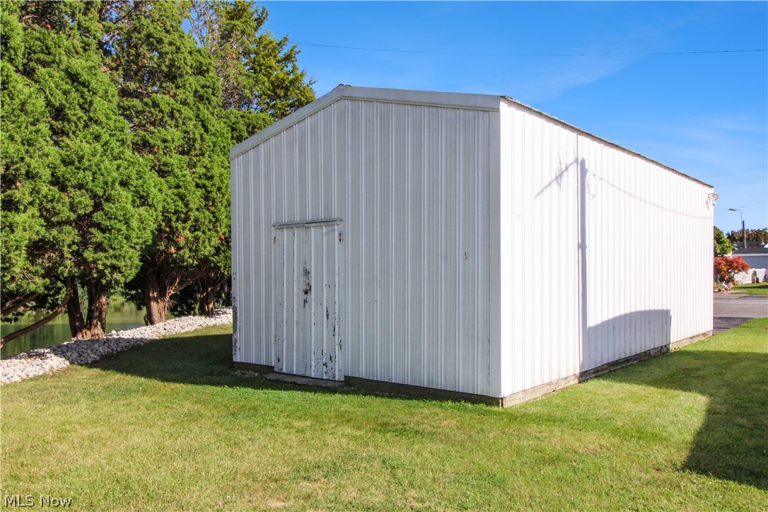 2825 W Risingsun Road Port Clinton OH 43452