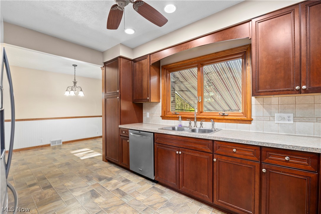 5254 Clinton Avenue Lorain OH 44055