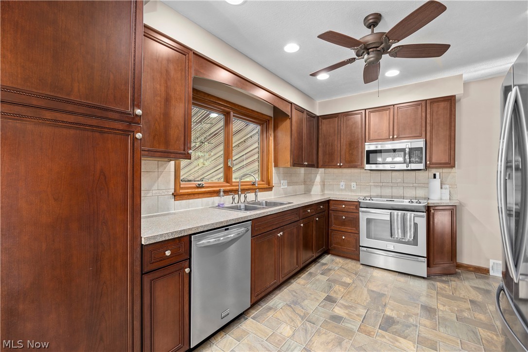 5254 Clinton Avenue Lorain OH 44055