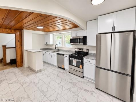 2078 18th Street SW Akron OH 44314