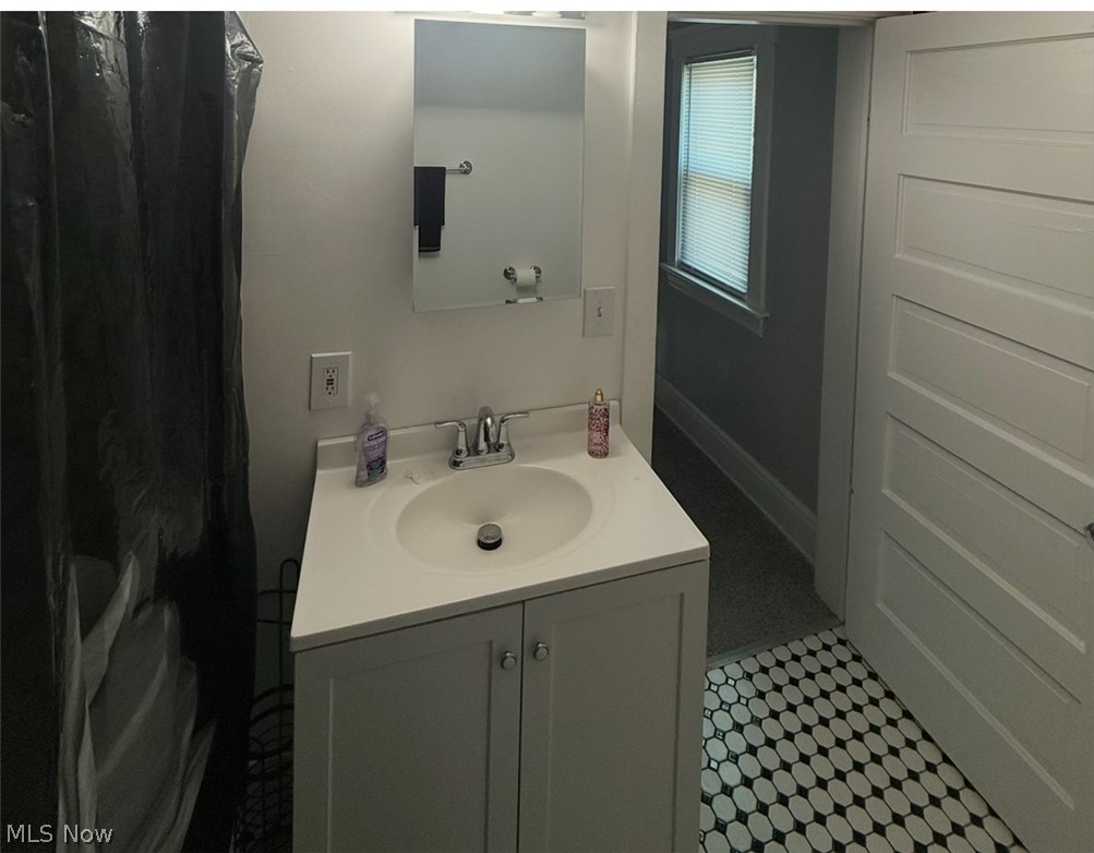3383 W 98th Street Cleveland OH 44102