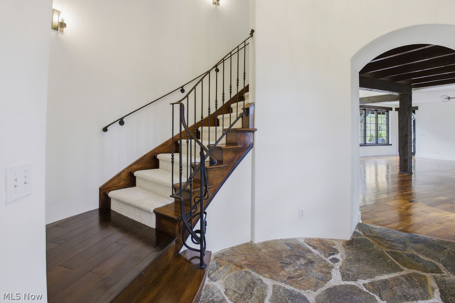 8159 Devon Court Chagrin Falls OH 44023