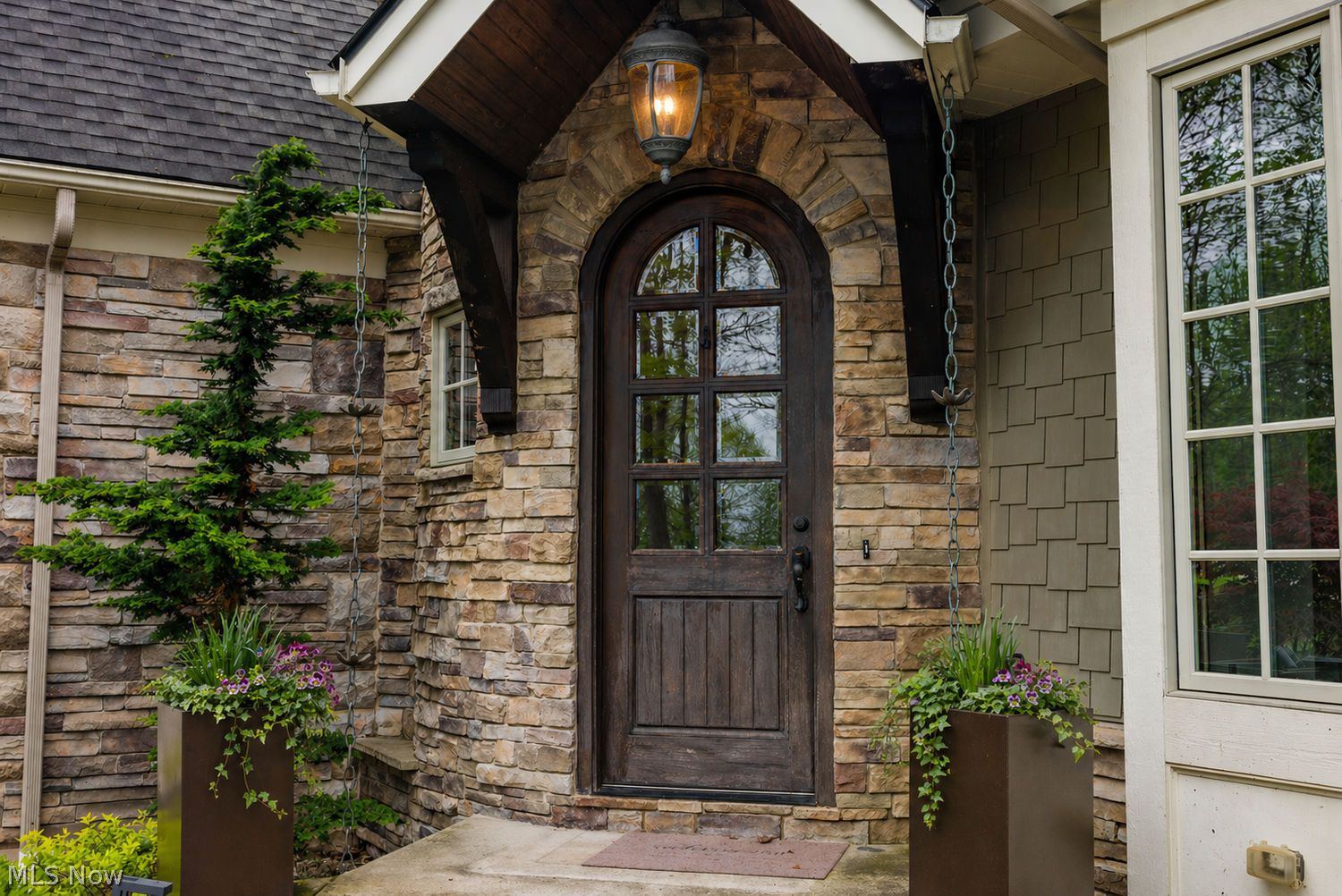 8159 Devon Court Chagrin Falls OH 44023