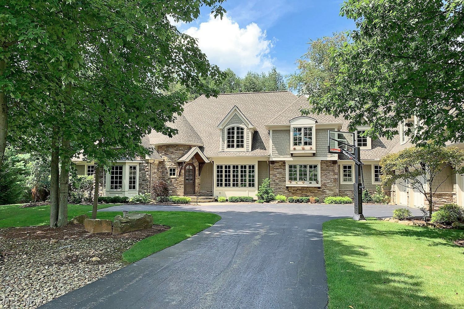 8159 Devon Court Chagrin Falls OH 44023