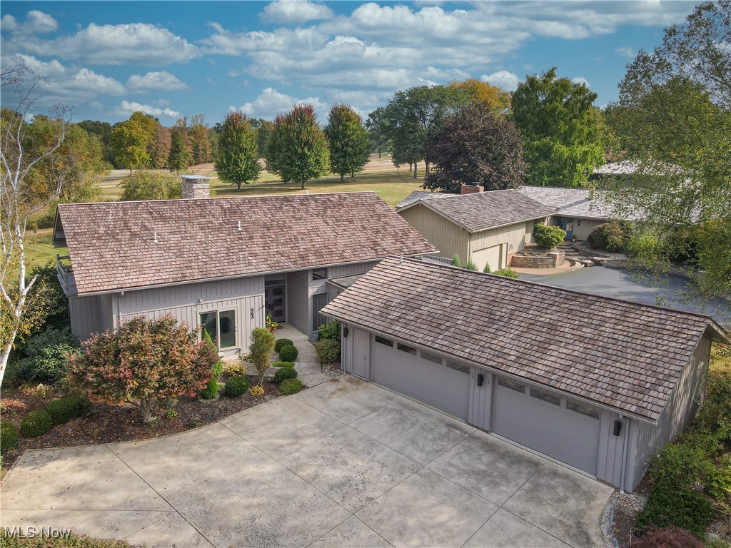 563 E Acadia Point Aurora OH 44202