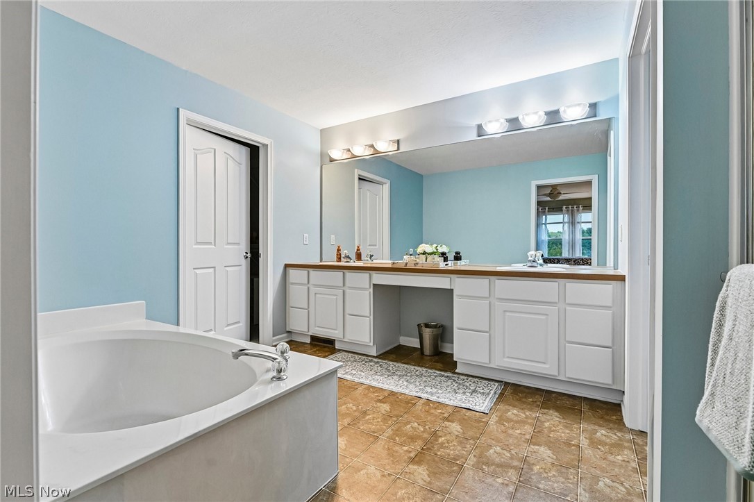 36099 Billingsley Row Avon OH 44011