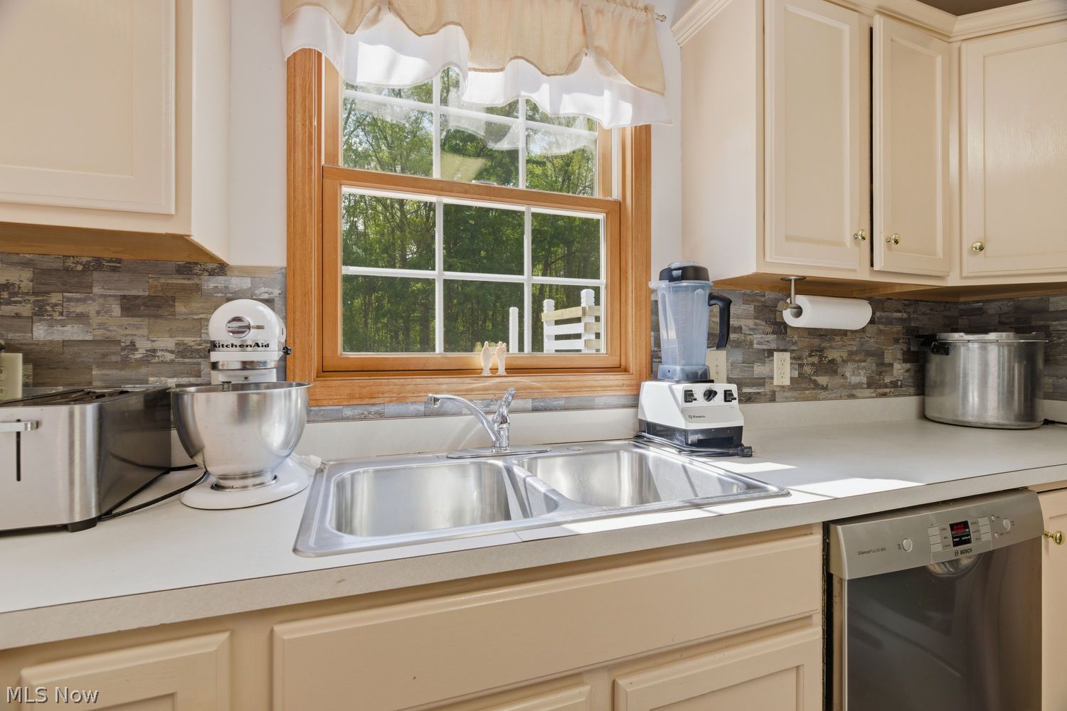 8904 Dean Road Vermilion OH 44089