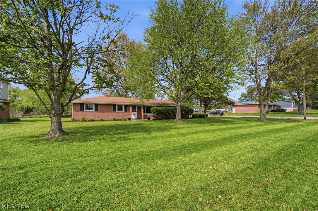 3295 Easton Street NE Canton OH 44721