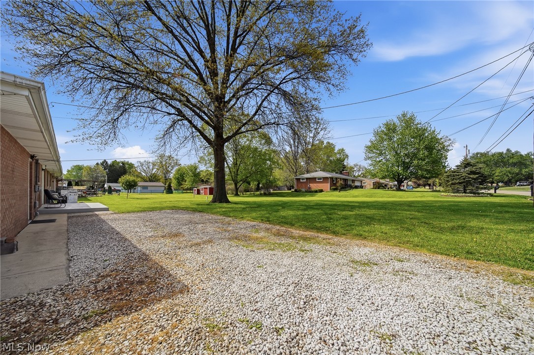 3295 Easton Street NE Canton OH 44721