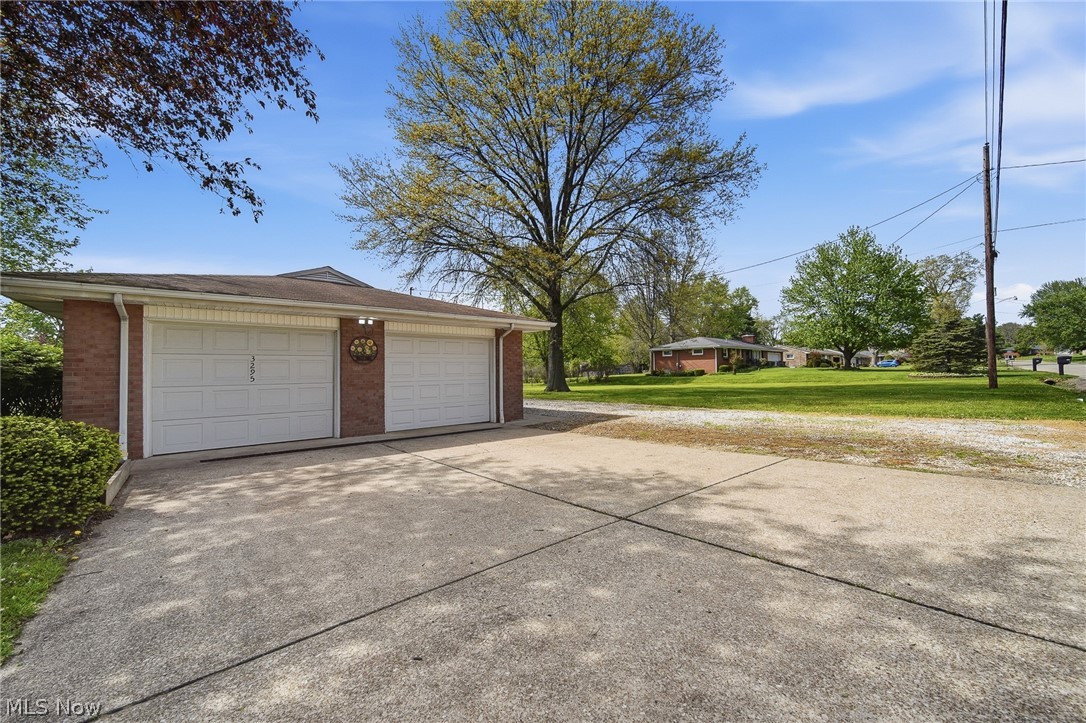 3295 Easton Street NE Canton OH 44721