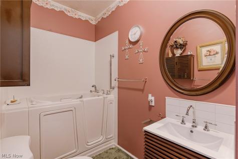 6306 Meadowbrook Road Garfield Heights OH 44125